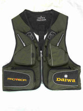 Free shipping Daiwa fishing vest Mens outdoor